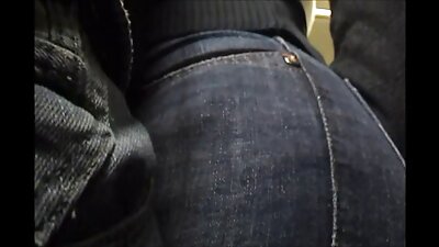 Didelis asilas kūdikis dideliais papais pakliuvo į šoną ant lovos