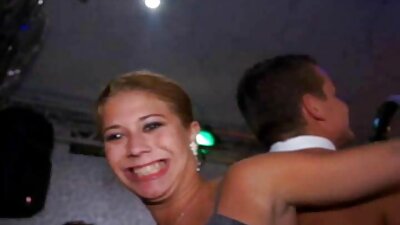 Paauglių kūdikis numalšina savo seksualinį alkį su vaikino gaidžio pagalba