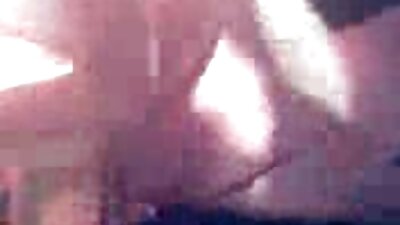 Viliojanti japoniška MILF atlieka ilgą ir aistringą blowjob