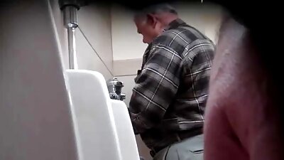 Didelius papai brunetę laižo jos vyras namuose
