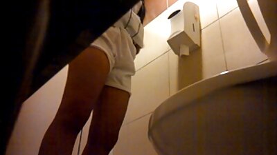 Moteris viršininkė duoda pūlingą ne vyrui, o pavaldiniui