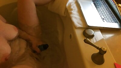 Graži paauglė save laiko būsima pornografine žvaigžde